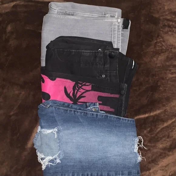 Three Pair of men’s skinny jeans, all 32-32